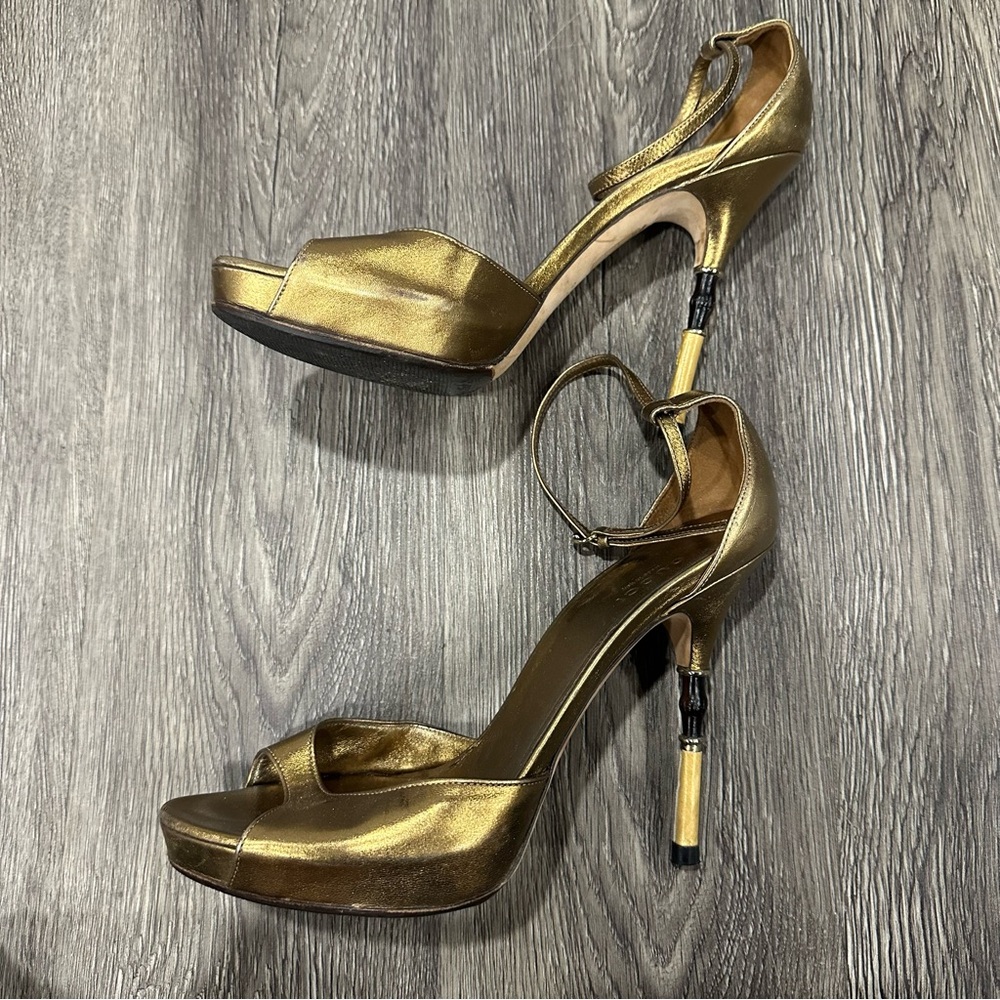 Gucci Metallic Gold Bamboo Accent Leather D'Orsay Pumps Size: 38 - Picture 8 of 16